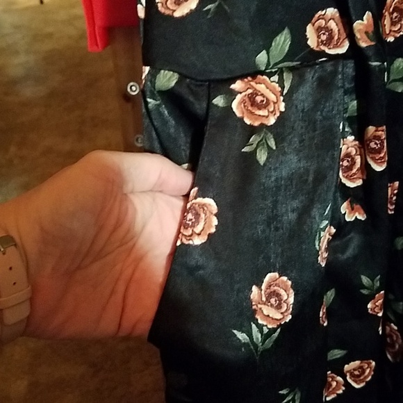 xihilration XXL Black Rose with Pockets Jumpsuit - Picture 8 of 8